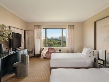 Studio Suite, 2 Queen Beds, Accessible, Park View (Panoramic, with Tub Shower)