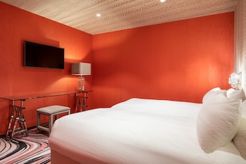 Design Room, 1 King Bed