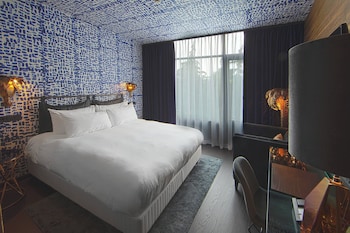 Design Room, 1 King Bed
