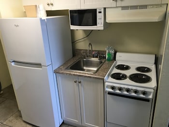 Efficiency, Room, 2 Queen Beds, Balcony, Oceanfront