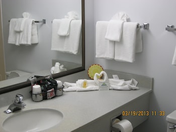 Room, 1 King Bed, Non Smoking, Oceanfront