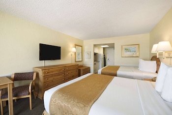 Room, 2 Double Beds, Non Smoking (Side Partial View)