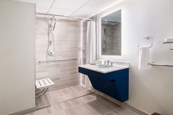 Executive Room, Multiple Beds (Mobility Accessible, Roll-In Shower)