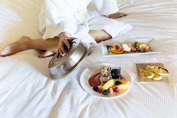 Suite, 2 Queen Beds, Allergy Friendly