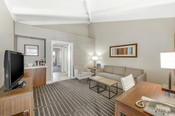 Suite, 2 Queen Beds, Allergy Friendly