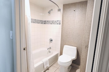 Suite, 2 Queen Beds, Allergy Friendly
