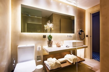 Deluxe Panoramic Suite