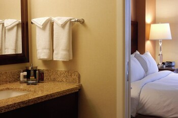 Suite, 1 Bedroom (Mobility Accessible, Roll-In Shower)