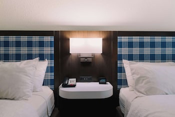 Room, 2 Queen Beds, Balcony
