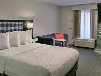Room, 1 Queen Bed with Sofa bed, Fireplace (Sofa)