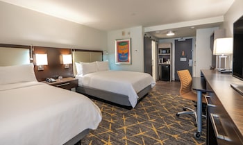 Standard Room, 2 Queen Beds, Accessible (Communications)