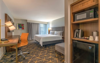 Premium Room, 1 King Bed, City View (Top Floor)