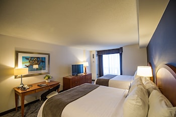 Standard Studio, 2 Queen Beds (Double)
