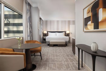 Grand Suite, 1 King Bed, Accessible (Mobility/Hearing, Roll-In Shower)