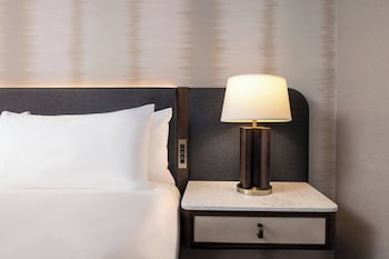 Superior Room, 1 King Bed