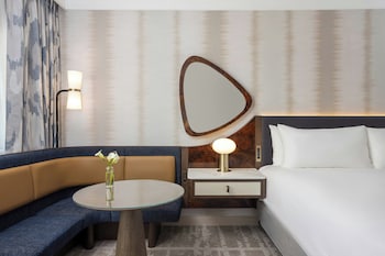 Premium Room, 1 King Bed
