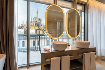 Duomo Panoramic Penthouse One Bedroom