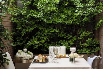Rosa Grand Suite