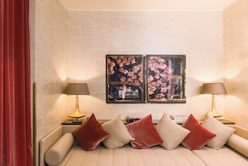 Rosa Grand Suite