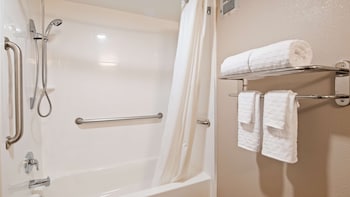 Standard Room, 1 Queen Bed, Accessible, Bathtub