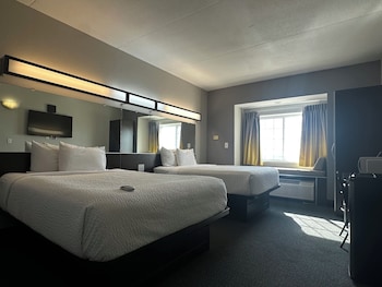 Room, 2 Queen Beds, Non Smoking, River View