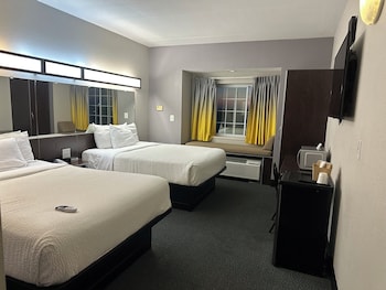 Room, 2 Queen Beds, Non Smoking, River View