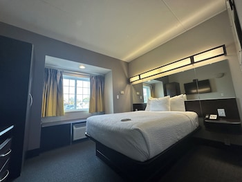 Room, 1 Queen Bed, Accessible, Non Smoking (Mobility)