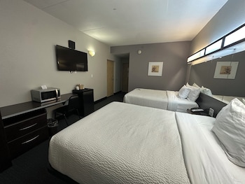 Room, 2 Queen Beds, Non Smoking, River View