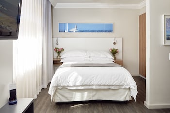 Superior Studio, 1 King Bed, Sea View