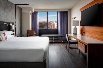 Room, 1 King Bed (Mobility/Hearing Accessible, Tub)