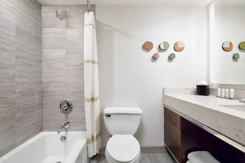 Room, 2 Double Beds (Hearing Accessible)