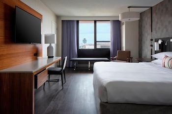 2 Double Beds, Airport View