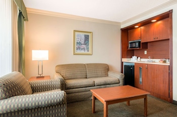 Suite, Multiple Beds, Non Smoking