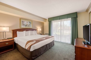Suite, 1 King Bed with Sofa bed, Non Smoking