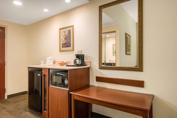 Standard Room, 1 King Bed, Non Smoking, Balcony