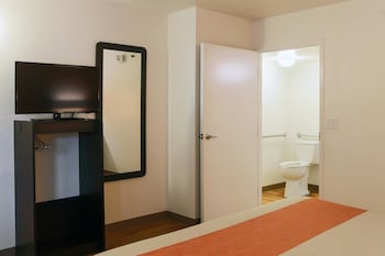 Standard Suite, 1 King Bed, Non Smoking