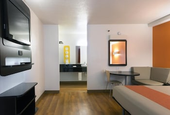 Premium Room, 2 Queen Beds, Non Smoking, Refrigerator & Microwave