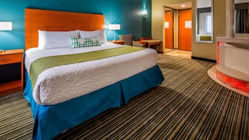 Standard Room, 1 King Bed, Non Smoking, Jetted Tub