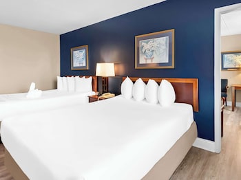 Deluxe Suite, 2 Queen Beds, Non Smoking, Refrigerator (Larger Room)