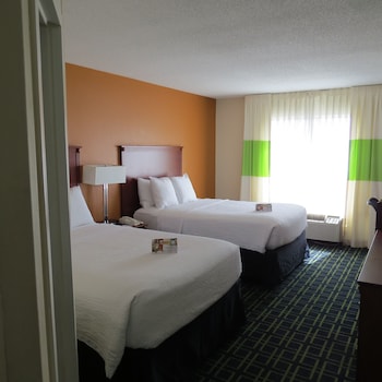 Standard Room, 2 Double Beds, Non Smoking (Interior Corridor)