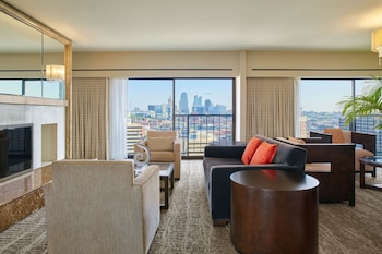 Club Suite, 1 Double Bed, City View (View)