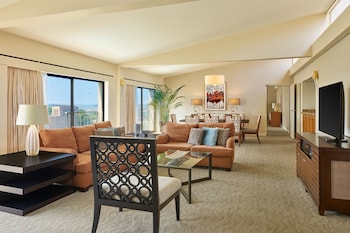 Royal Suite, 1 Bedroom (SW-M)