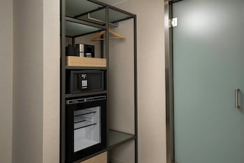 Room, 1 King Bed, Accessible Bathtub