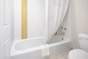 Room, Deluxe King Bed