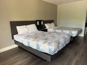 Standard Room, 2 Double Beds, Non Smoking
