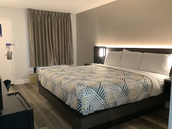 Standard Room, 1 King Bed, Smoking