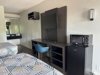 Standard Room, 2 Double Beds, Non Smoking