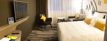 Executive Room, 1 Queen Bed with Sofa bed