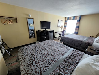 Standard Room, 2 Queen Beds, Non Smoking