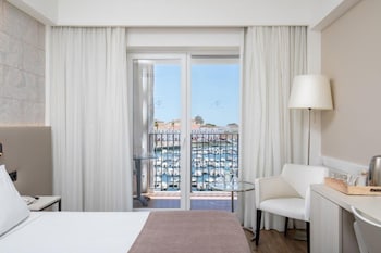 Double or Twin Room, Marina View (1 adult)